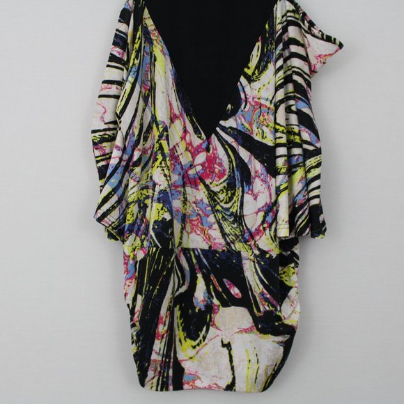 ⬇️$15 Bebe Black & White Cold Shoulder V-Neck Top - Picture 11 of 16